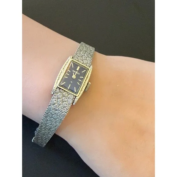 Vintage Seiko Ladies Watch Blue Dial MCM wind up Mechanical 831373 WORKs - Picture 2 of 6